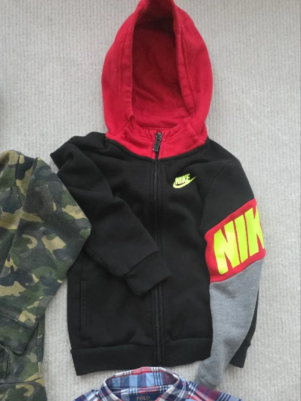 Size 6/7 Boys Clothing 4 Pieces. 2 Zip Up Hoodies, 1 Vest, 1 s/s Button Up
